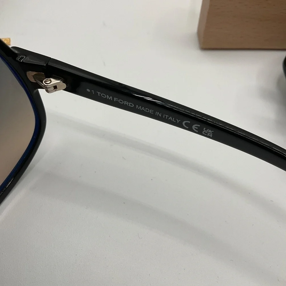 Tom Ford Sunglasses FT0992 in Black